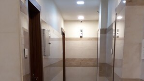 تجهيزات عازلة للصوت وواي فاي مجانًا