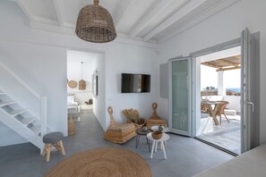 Deluxe Apartment | Living room