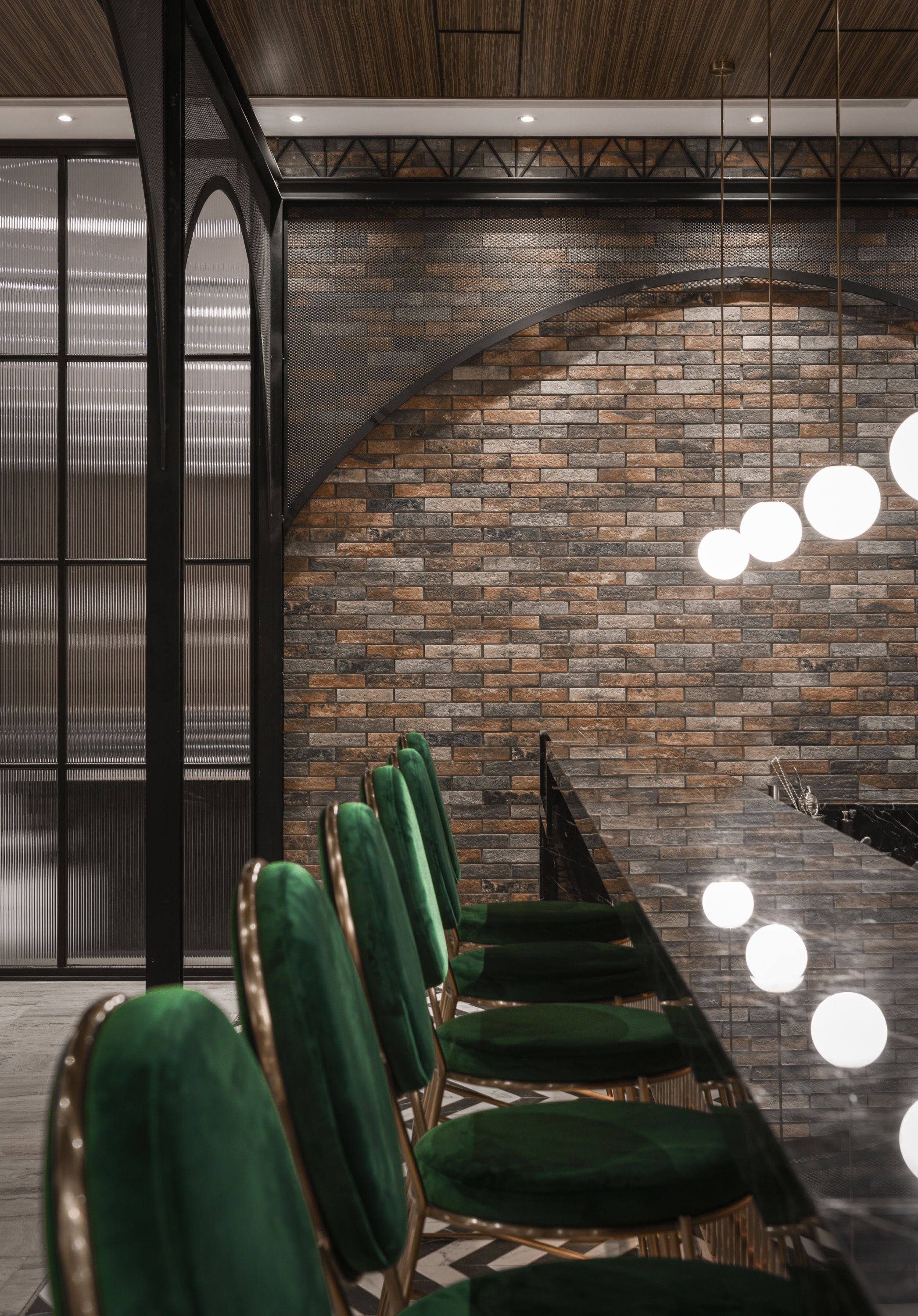 lunch and dinner served, italian cuisine