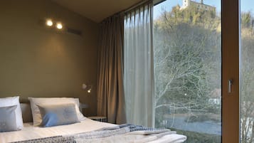 Studio | Minibar, in-room safe, desk, soundproofing