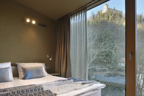 開放式客房 | 迷你吧、房內夾萬、書桌、隔音