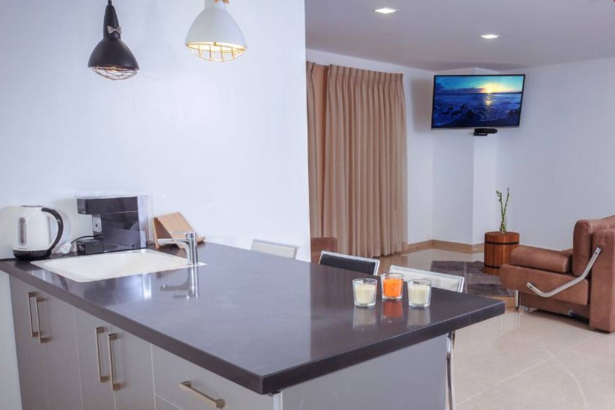 Deluxe Suite | 1 bedroom, desk, WiFi (free), individually decorated