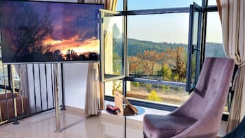 Suite Deluxe | 1 chambre, décoration personnalisée, ameublement personnalisé, bureau