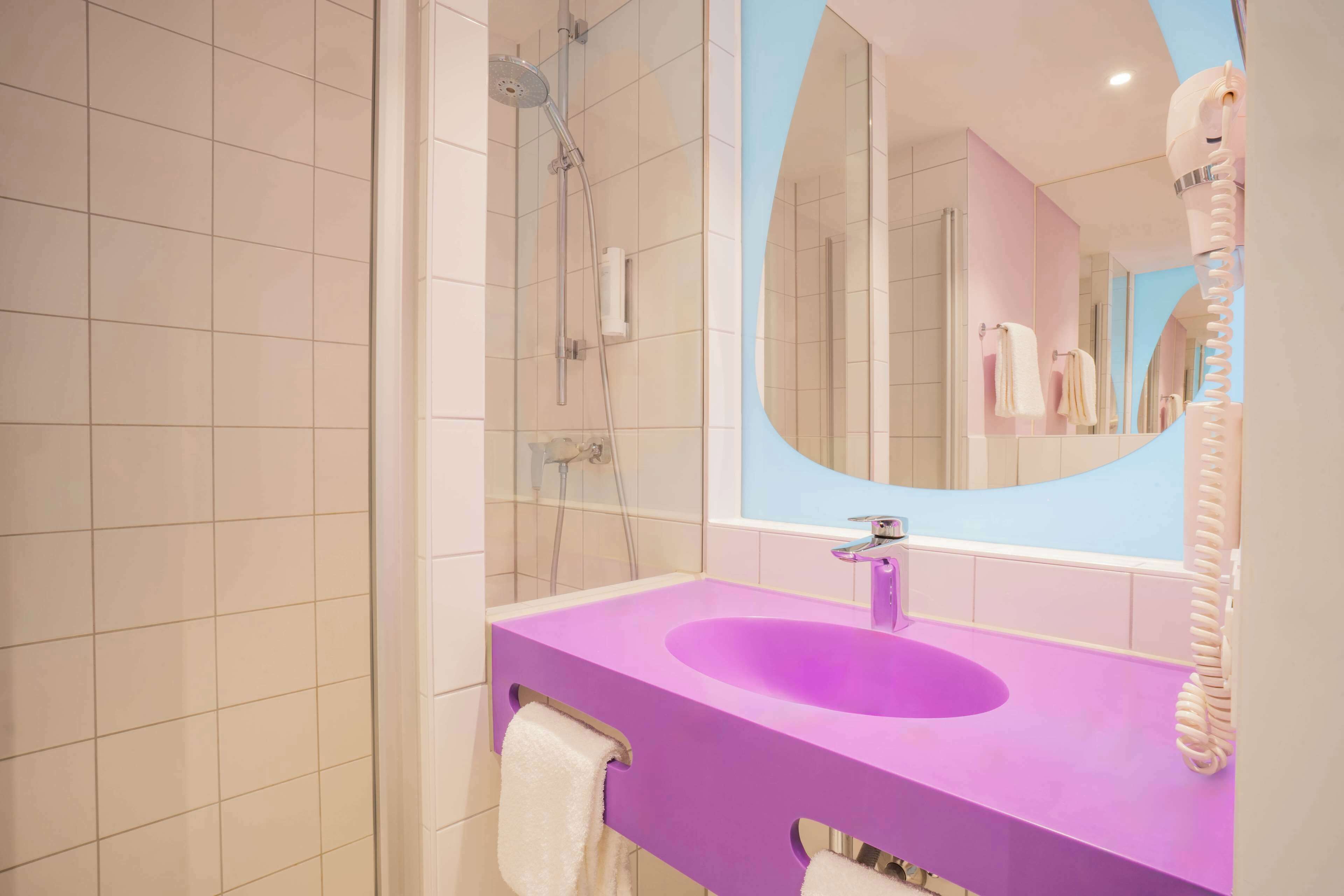 shower, rainfall showerhead, eco-friendly toiletries, hair dryer