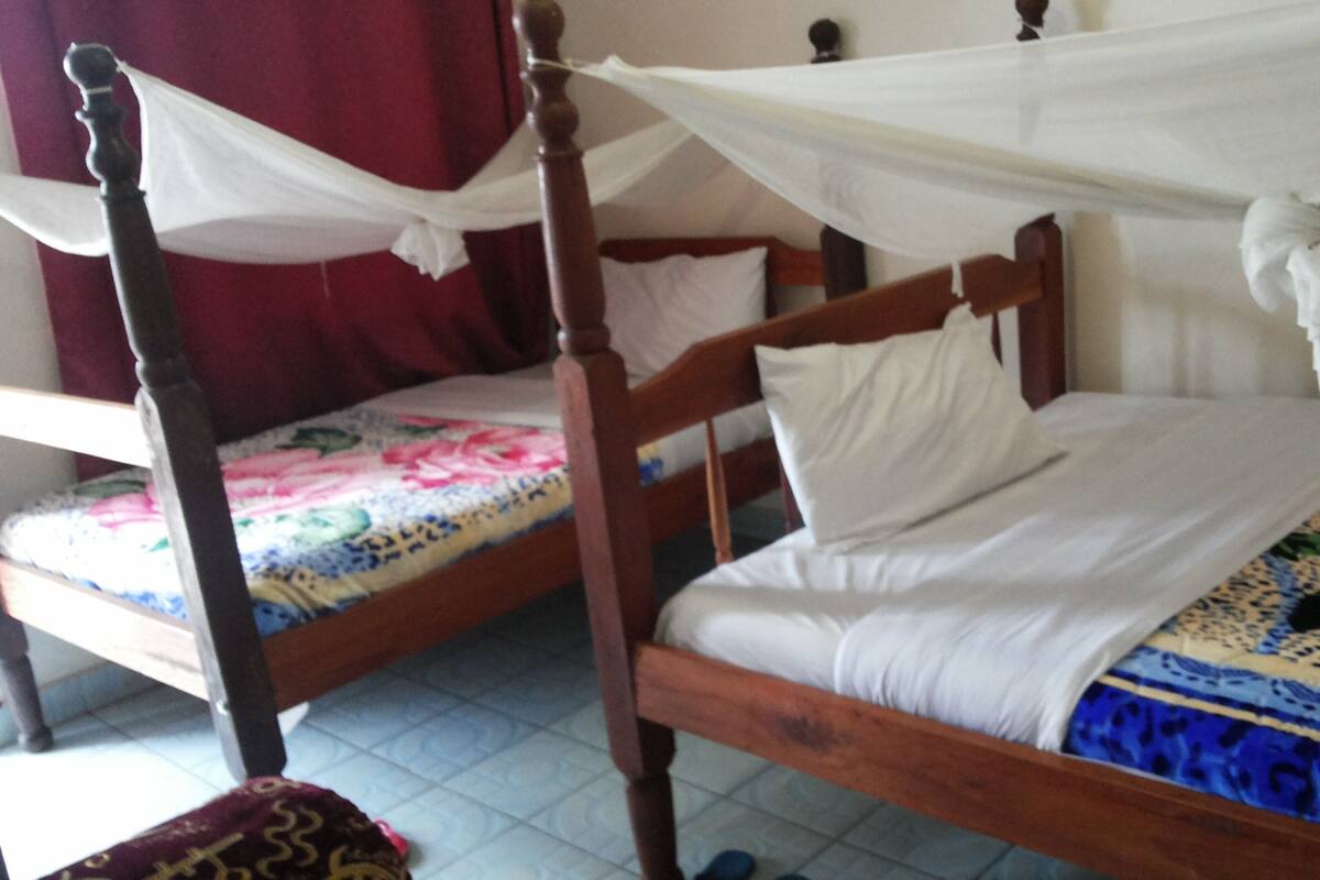 Pillowtop beds, desk, laptop workspace, blackout drapes