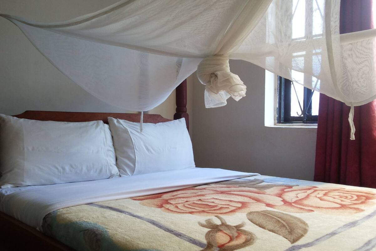 Deluxe Double Room | Pillowtop beds, desk, laptop workspace, blackout drapes