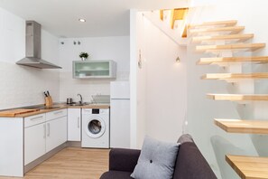 Interior - Central Studio Apartment "Sol" Close to Beach with Rooftop Terrace & Air Conditioning (Barbate)