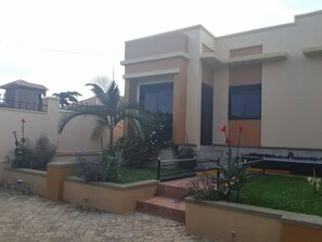 Luxury Apartment | Garden view - Stod Villas (Kampala)