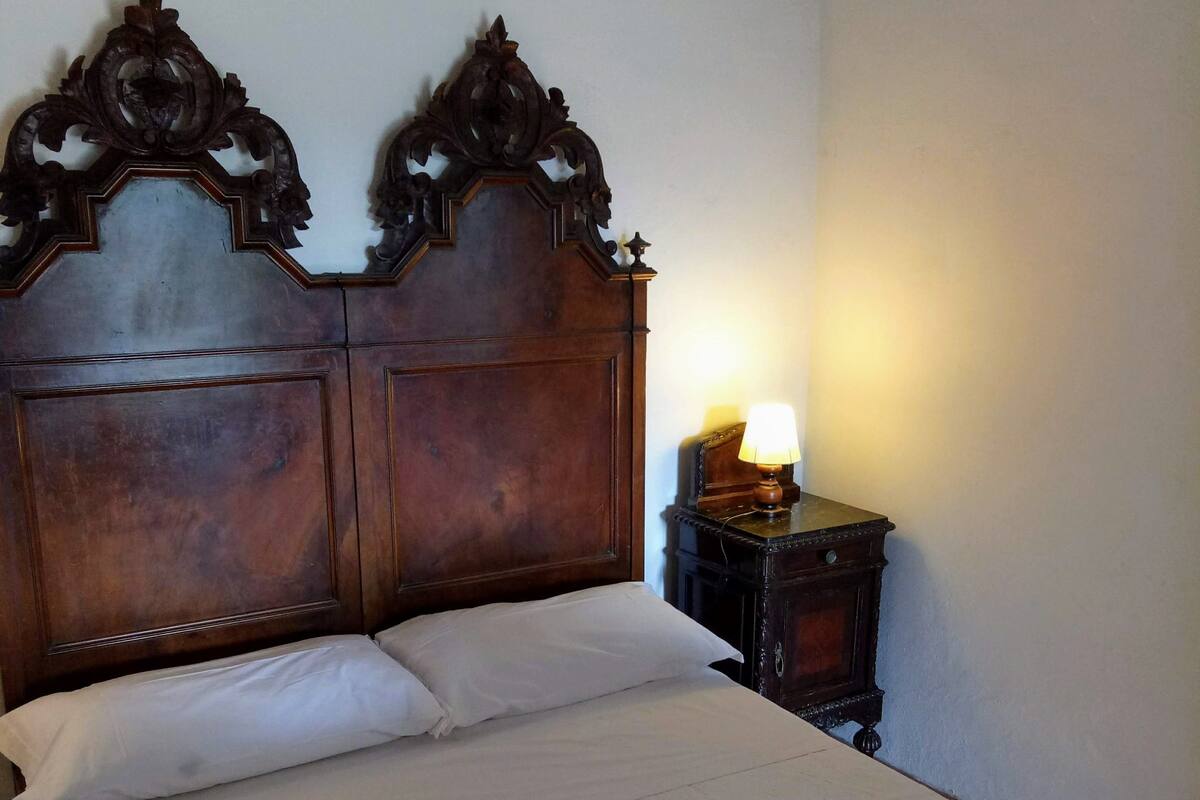 Traditional Double Room | Individually decorated, individually furnished, blackout curtains