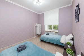 Iron/ironing board, free WiFi, bed sheets