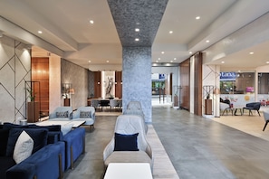 Coin salon dans le hall