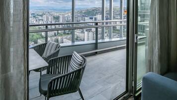 Suite, 2 habitaciones, balcón (Spacious) | Terraza o patio
