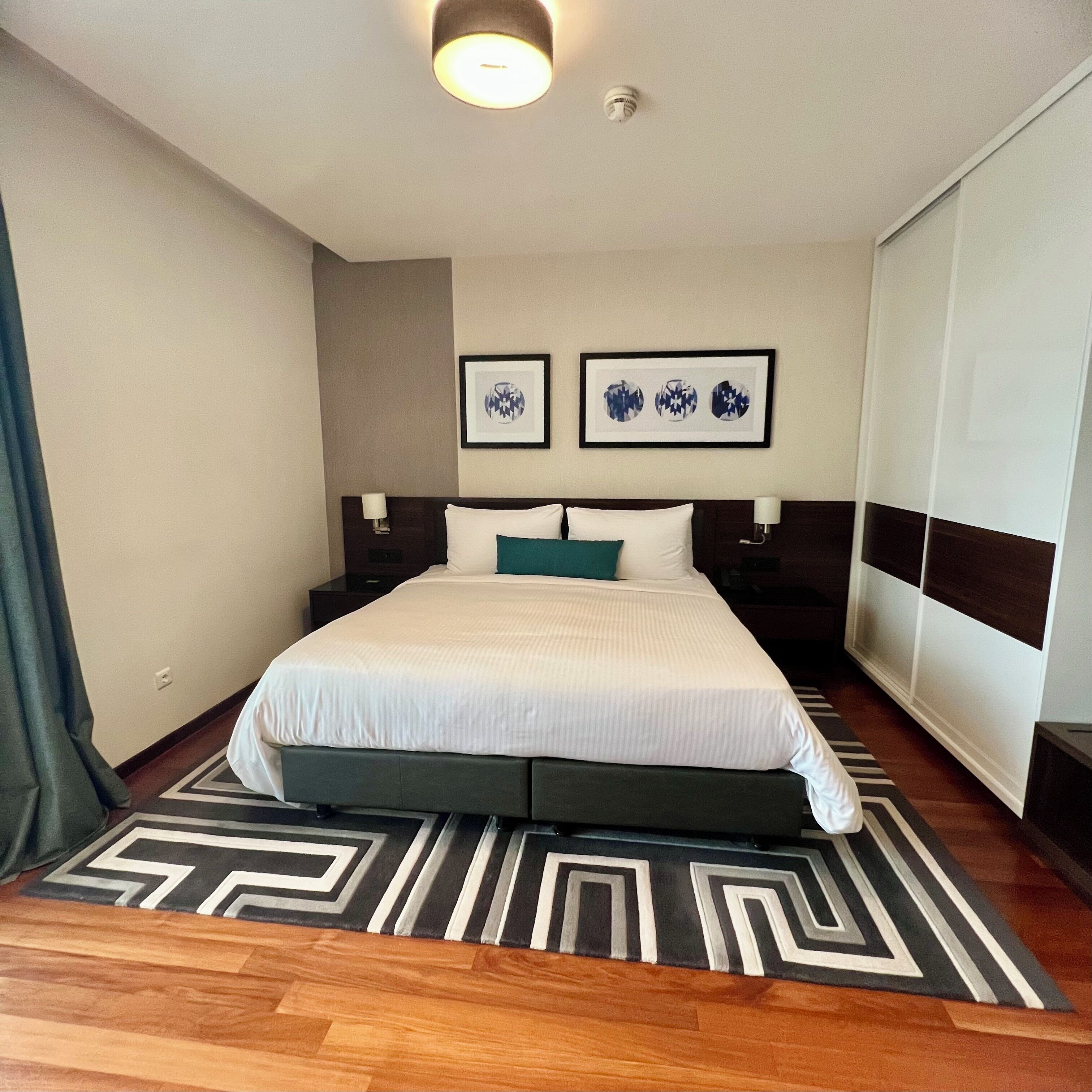 Suite, 2 Bedrooms, Balcony (Spacious) | Hypo-allergenic bedding, down duvets, in-room safe, desk