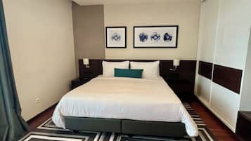Suite, 2 Bedrooms, Balcony (Spacious) | Hypo-allergenic bedding, down duvets, in-room safe, desk