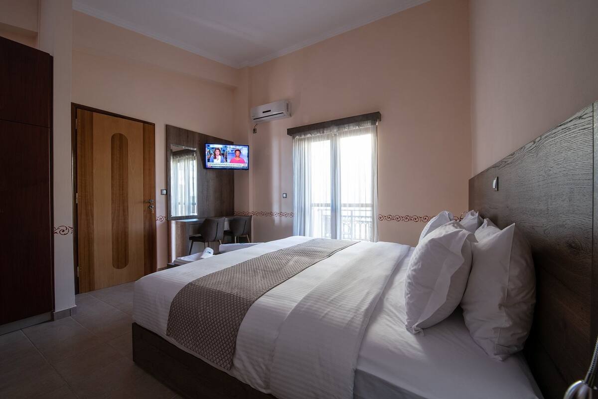 Superior Suite, Sea View | Egyptian cotton sheets, premium bedding, memory foam beds, in-room safe