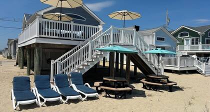 Ocean Front Beach House avec vue. 3BR, 2Bath, 8 couchages, A / C, WiFi, 8 badges