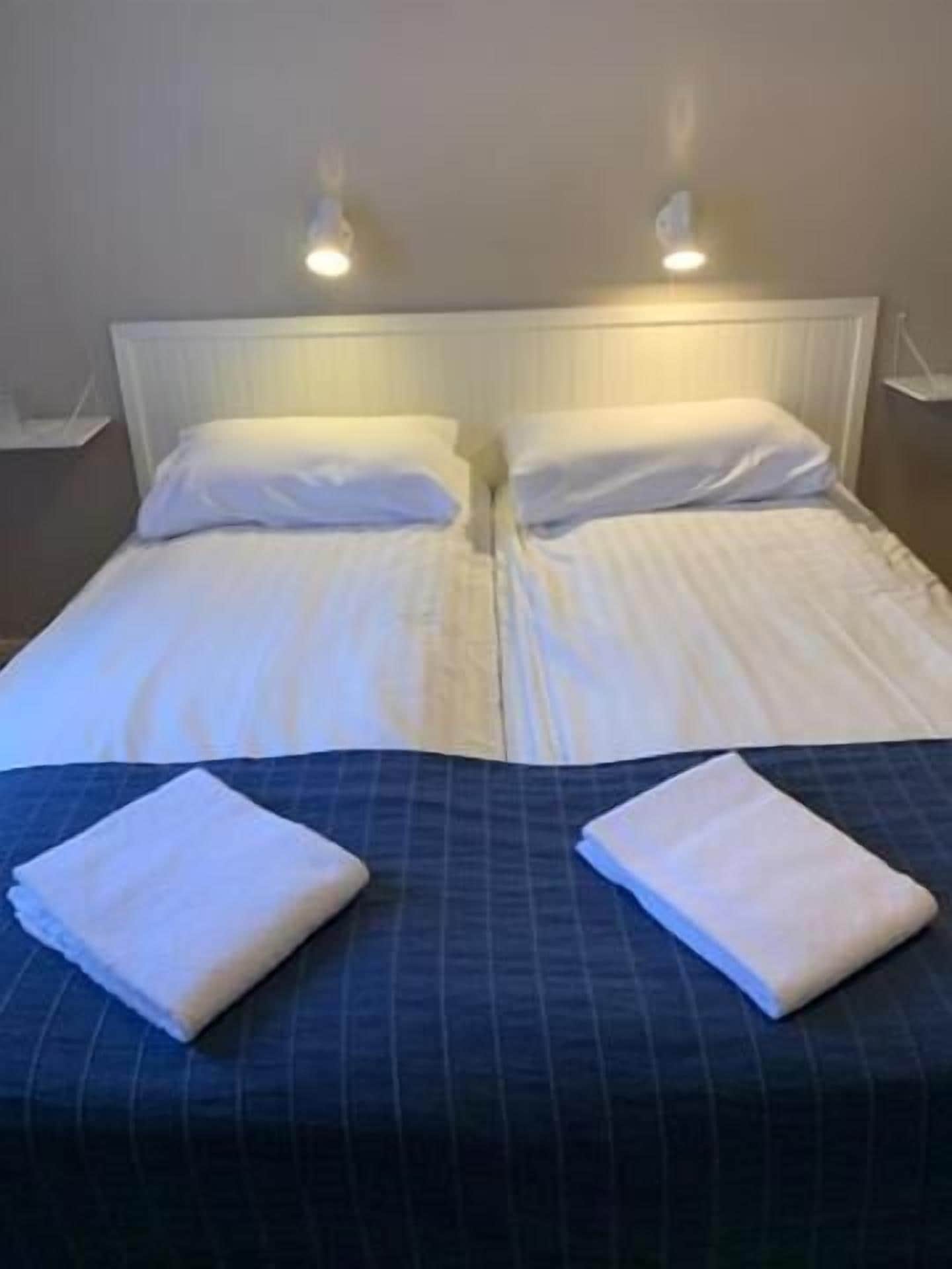 Blackout drapes, free WiFi, bed sheets