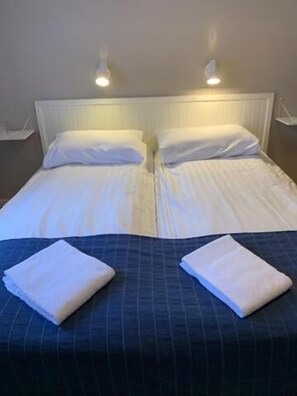 Blackout curtains, free WiFi, bed sheets - Sälengården (Transtrand)