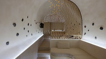 Ropa de cama de alta calidad y minibar