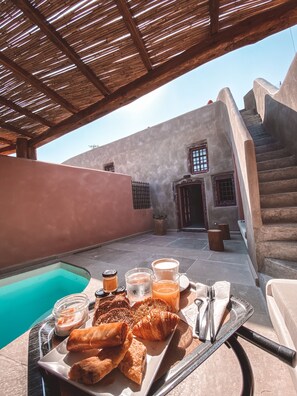 Πρωινό σε μπουφέ