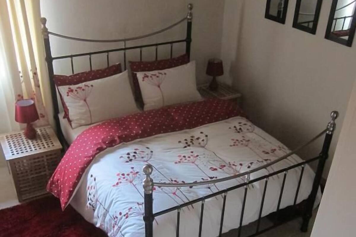 Double Room (Classic) | Individually decorated, individually furnished, iron/ironing board