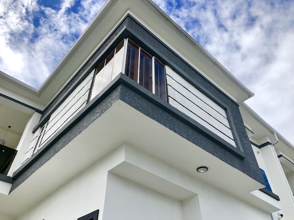 Exterior detail - Brand New Executive 4 Bedroom Duplex (Lekki)