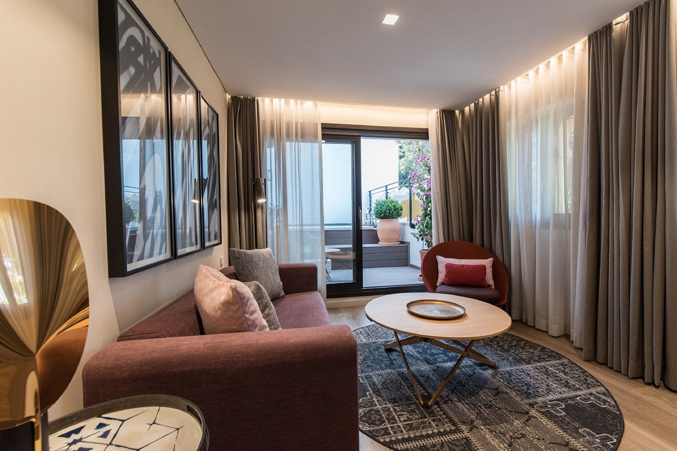 华丽套房, 按摩浴缸 | 起居区