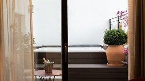 Suite – deluxe, massasjebadekar | Utsikt fra rommet