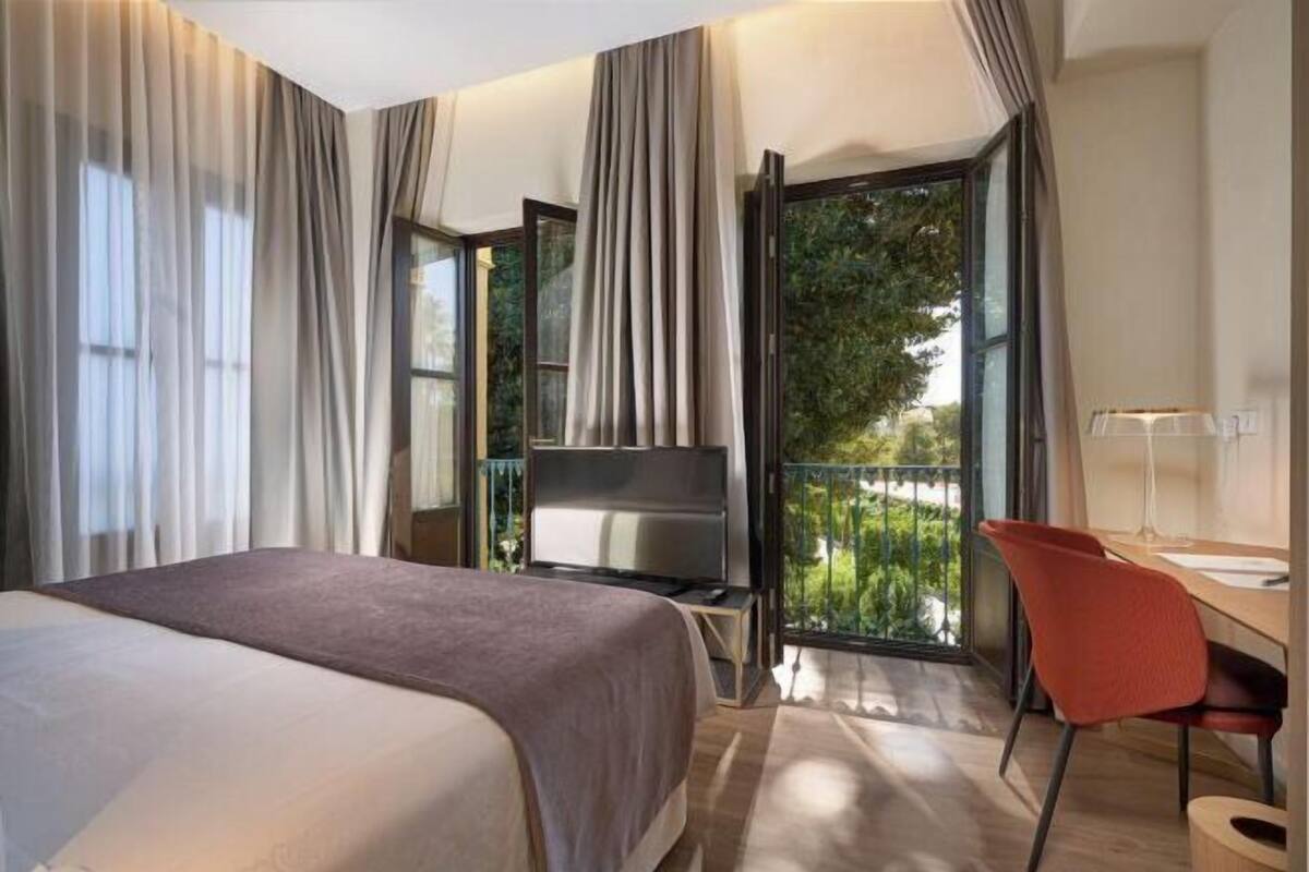 1 Schlafzimmer, hochwertige Bettwaren, Betten mit Memory-Foam-Matratzen
