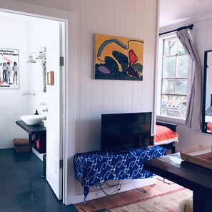 1 bedroom, in-room safe, desk, soundproofing