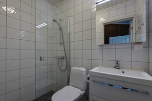 Cabin, 2 Bedrooms | Bathroom | Shower, towels, soap - Bitigrenda H (Øystre Slidre)