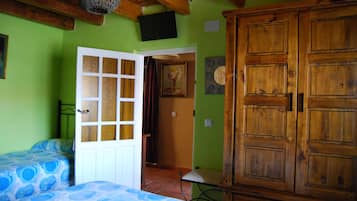 3 chambres, bureau, fer et planche à repasser, Wi-Fi gratuit