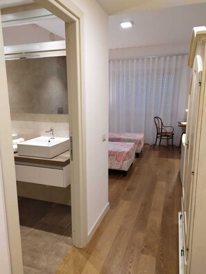 2 Schlafzimmer, Bügeleisen/Bügelbrett, WLAN, Bettwäsche