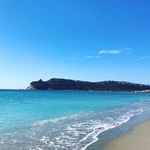A design brand new apartment 100sq meters within walking distance to the beach.