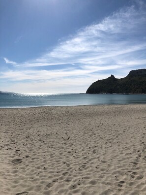 Nära stranden och strandhanddukar