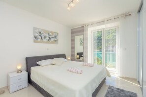 4 bedrooms, iron/ironing board, cots/infant beds, free WiFi - Hedera Estate, Hedera A24 (Dubrovnik)