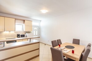 City-Apartment, Balkon, Meerblick (2 Bedrooms) | Eigene Küche