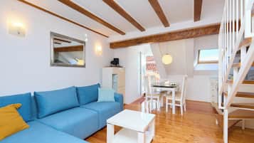 Appartement Ville (1 Bedroom) | Coin séjour | Télévision à écran plat
