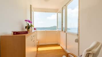 City Apartment, Patio, Sea View (3 Bedrooms)