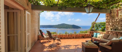 City Apartment, Patio, Sea View (3 Bedrooms) | Terrace/patio