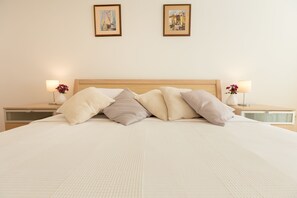 都會公寓, 露台, 海景 (3 Bedrooms) | 3 間睡房、熨斗/熨衫板、嬰兒床 (收費)、可攜式嬰兒床