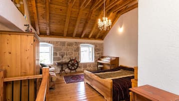 1 bedroom, iron/ironing board, travel cot, free WiFi