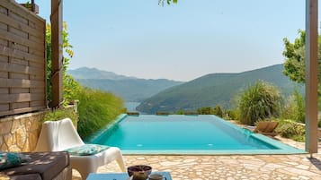 Piscina externa, piscina infinita