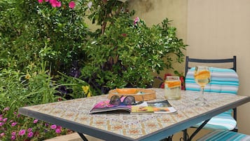 Apartamento (2 Bedrooms) | Sacada