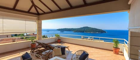 Exclusive Apartment, Terrace, Sea View (3 Bedrooms) | Balcony