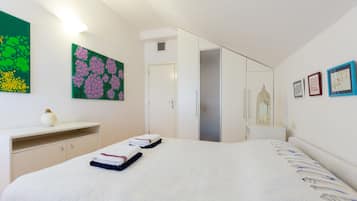 Apartamento exclusivo, terraza, vistas al mar (3 Bedrooms) | 3 dormitorios, escritorio, tabla de planchar con plancha
