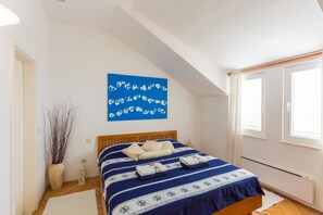 Apartamento exclusivo, terraço, vista para o mar (3 Bedrooms) | 3 quartos, escrivaninha, ferros/tábuas de passar roupa