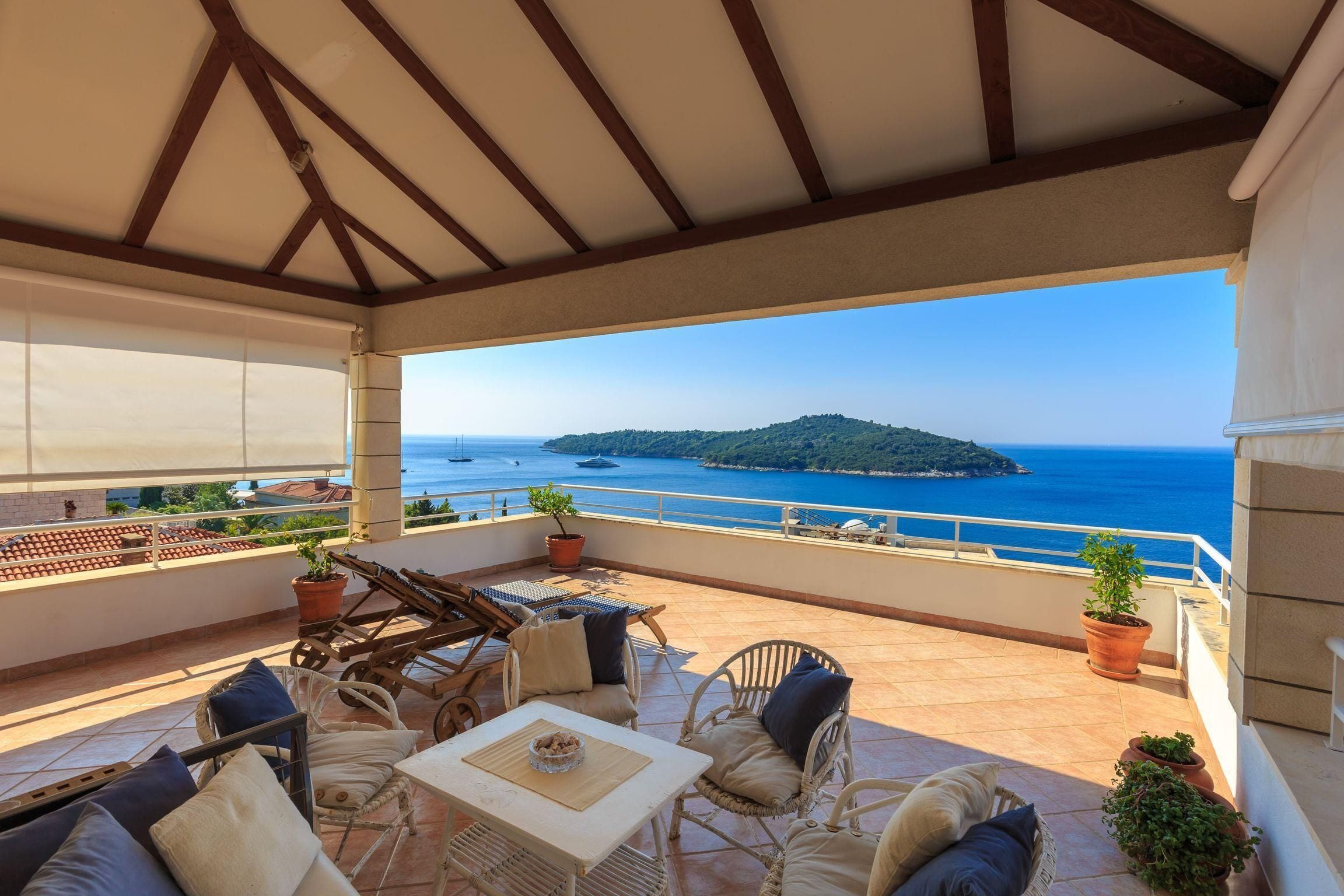 Apartment (3 Bedrooms) | Front of property