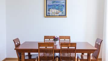 Departamento Confort, Terraza (3 Bedrooms) | Servicio a la habitación