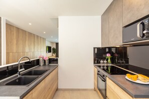 Premium Villa, Private Pool (5 Bedrooms) | Private kitchen | Full-size fridge, microwave, oven, stovetop - Hedera Estate, Villa Hedera II (Dubrovnik)